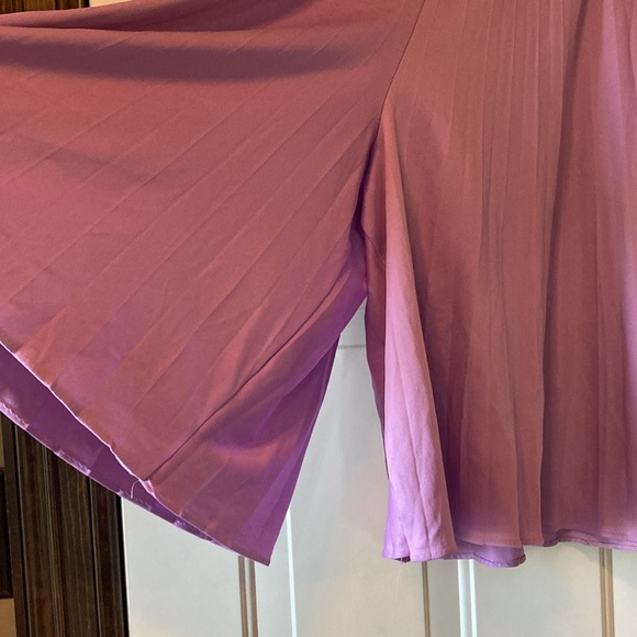 Medium Ambassador Lilac Pleated Split Skirt - Picture 4 of 10